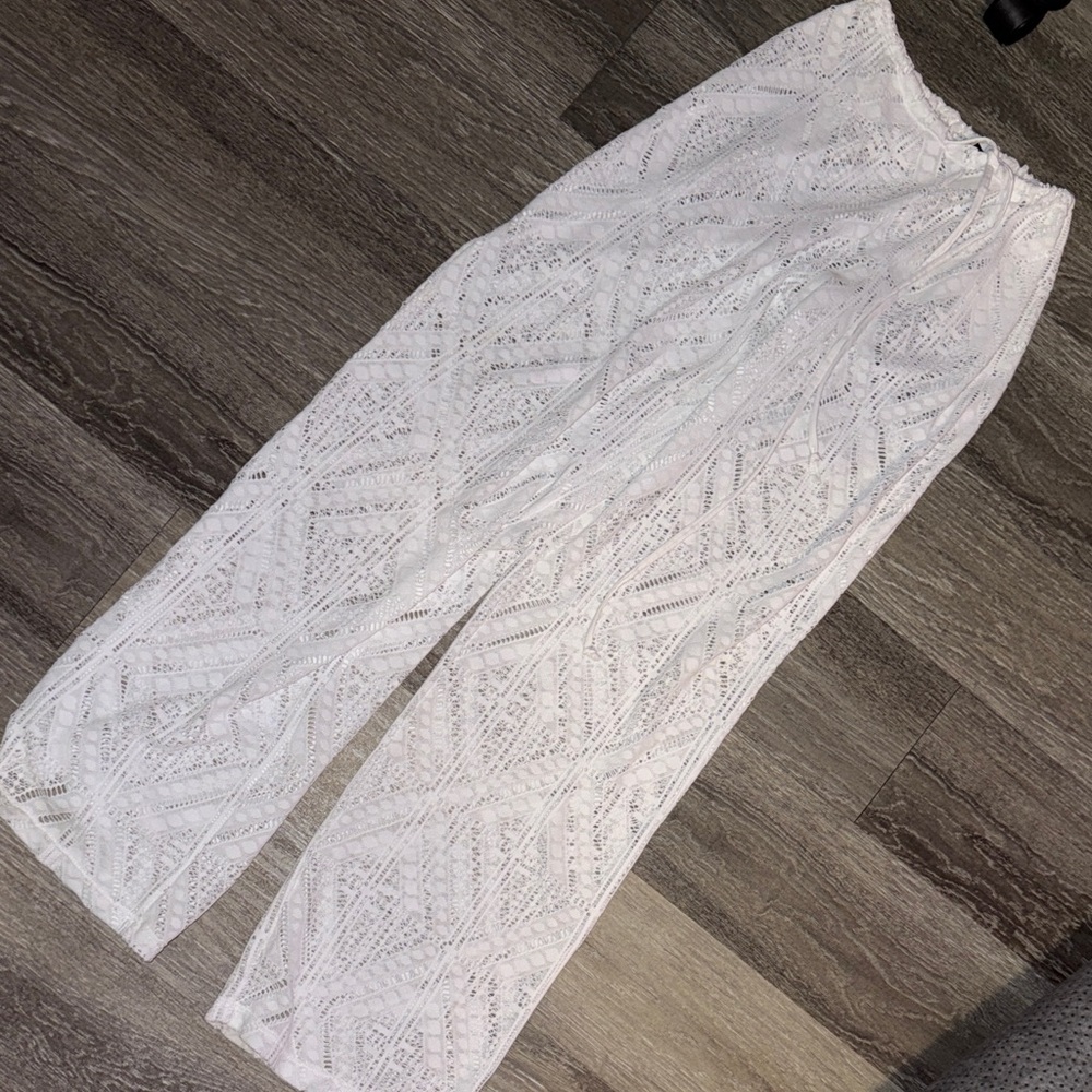 Laundry by Shelli Segal Elegant White Lace Garment
